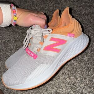 New Balance Women's Fresh Foam Roav Road Running Shoe